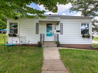 2005 Theisen St, Dubuque, IA 52001