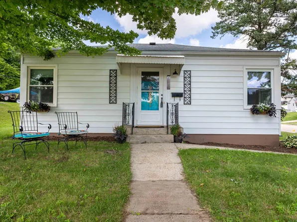 2005 Theisen St, Dubuque, IA 52001