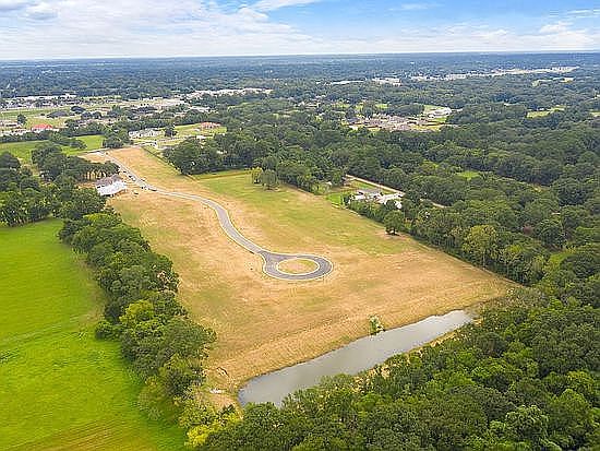 2nd image of 106 Belle Vie Estates Ct