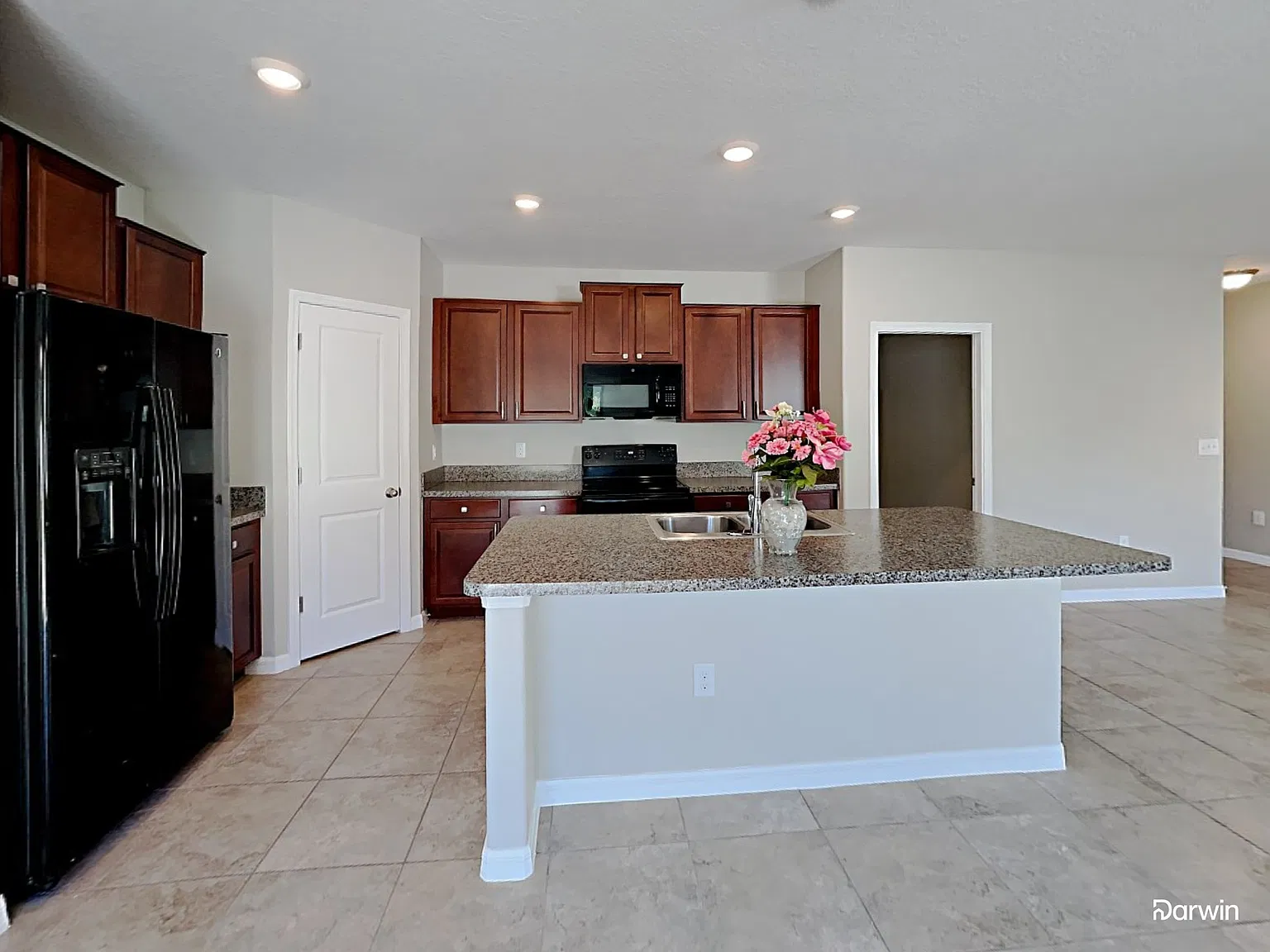 4 bed, 2.5 bath, 1942 sqft, $2,455 — Photo 4