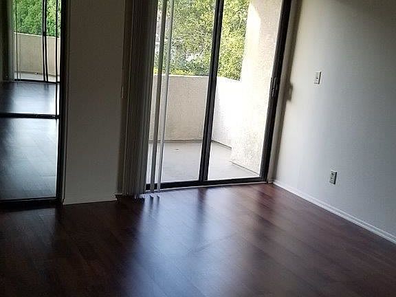 3rd image of 153 N Oak Knoll Ave APT 305