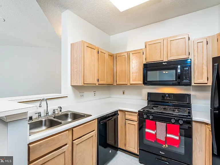 6011 Rosebud Ln #203 — Photo 6