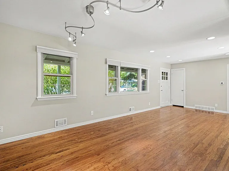 2760 S Kearney St — Photo 9