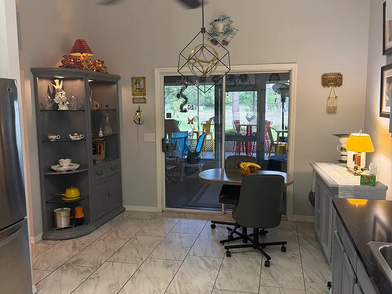 705 Vista Pl — Photo 11