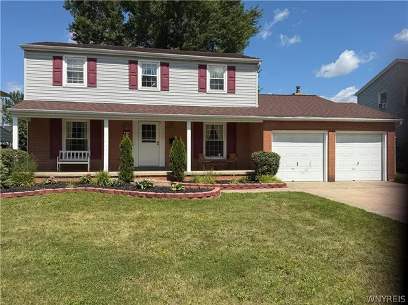 64 Robin Hill Dr, Williamsville, NY 14221