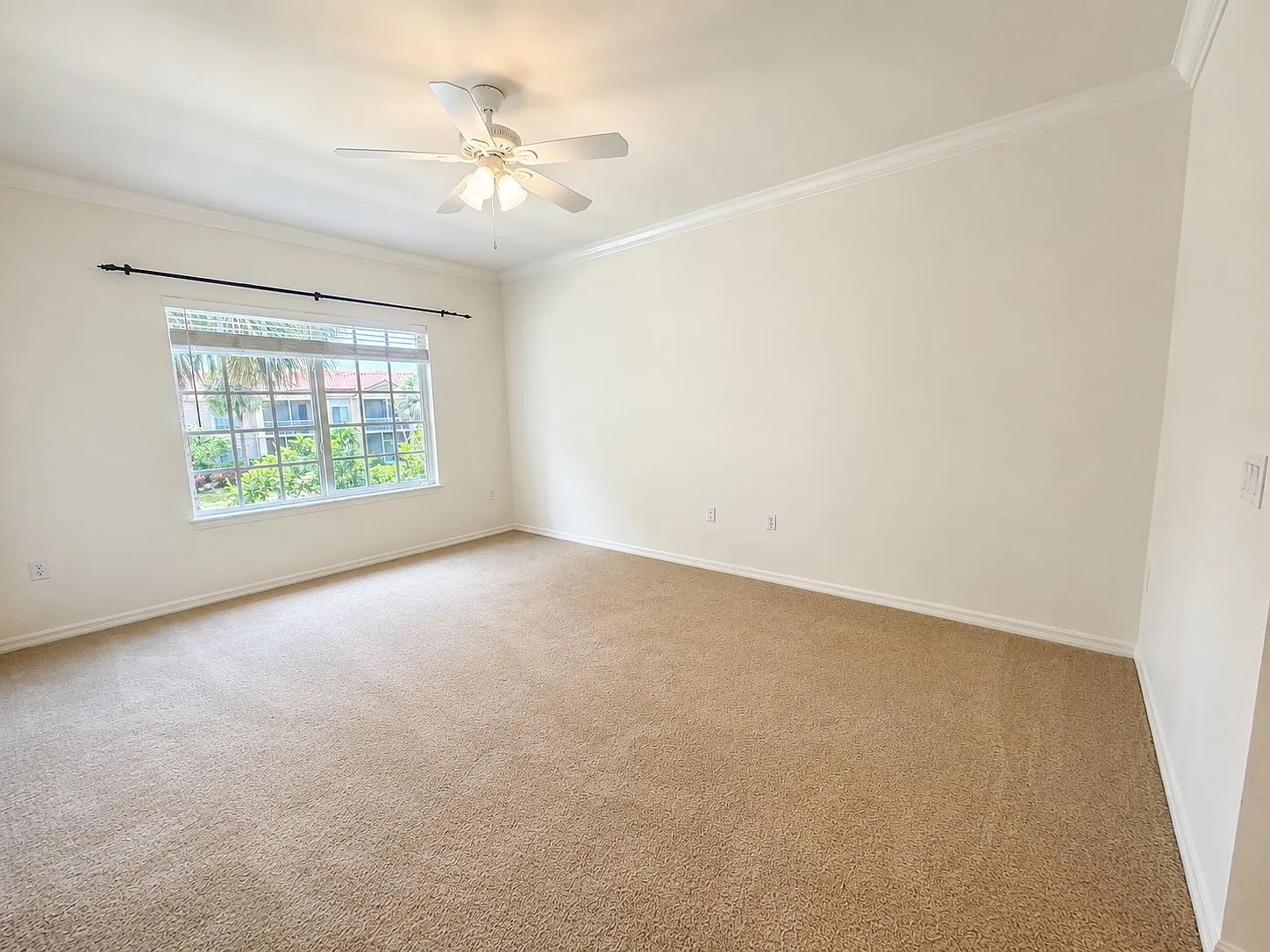 3 bed, 1828 sqft, $2,200 — Photo 3