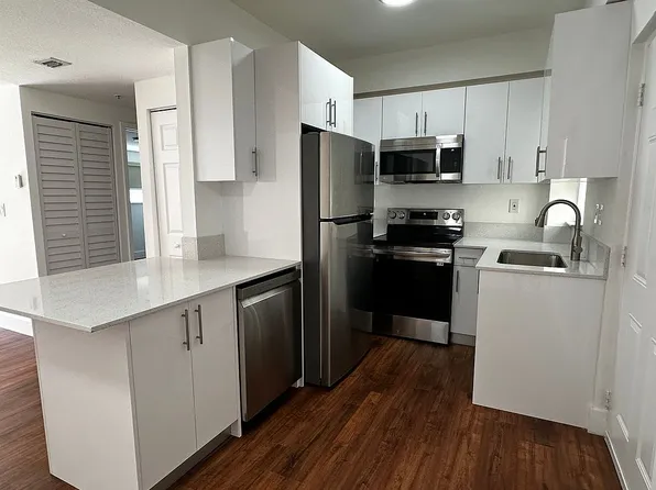 1638 SW 3rd St APT 202, Miami, FL 33135