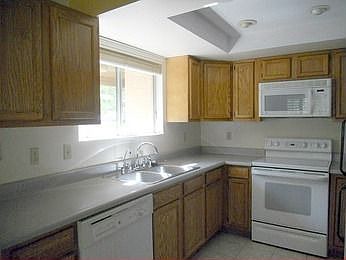 3rd image of 1519 W Juanita Ave