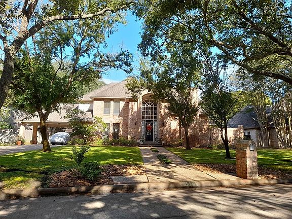 3rd image of 1526 Emerald Green Ln