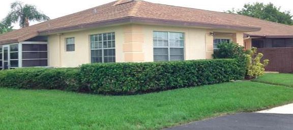 Outside View of 410 Ponderosa Villa
