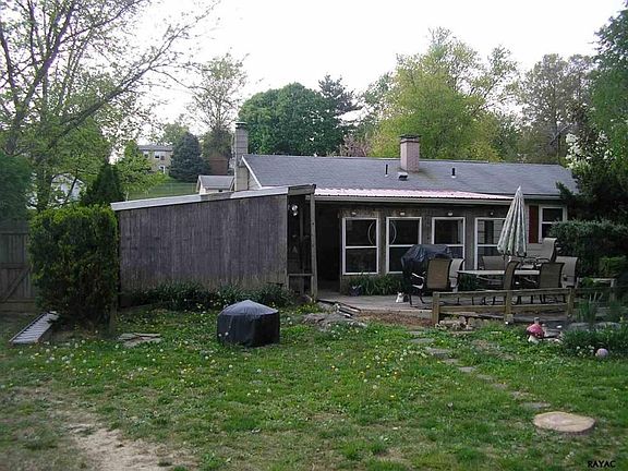 3rd image of 415 Lincolnway Dr