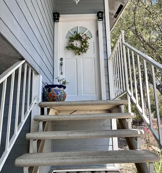 2561 Mayfield Ave — Photo 7