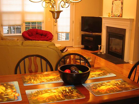 Dining area/living room