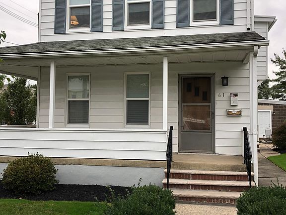 Private front entrance to this upstairs apartment