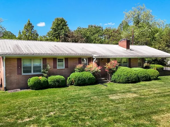 11830 Ararat Hwy, Claudville, VA 24076