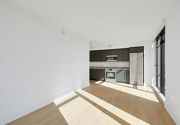 5th image of 662 Pacific St #17Q