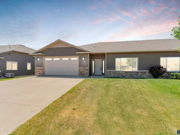 6407 S Keller Cir, Sioux Falls, SD 57108