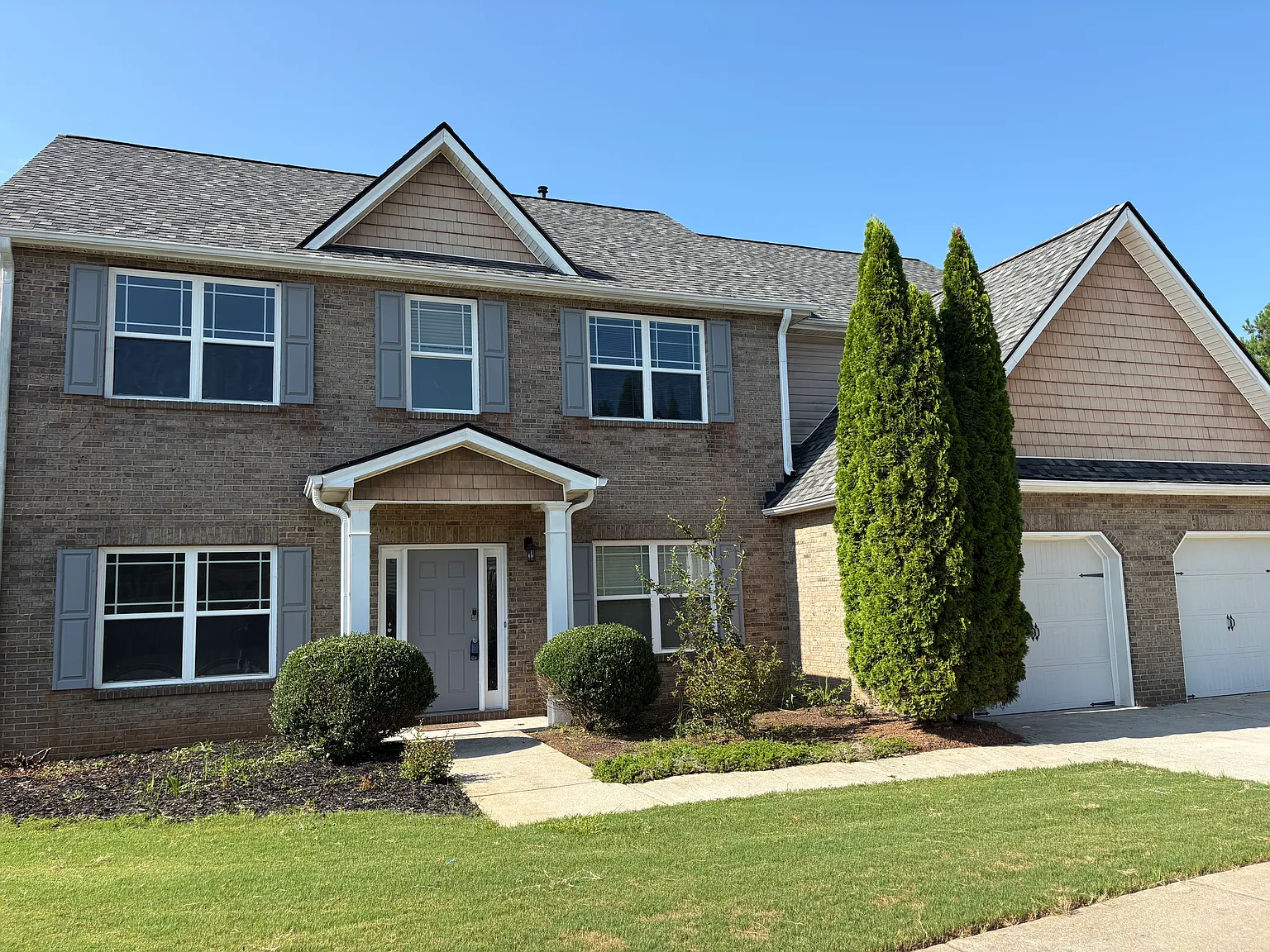 5 bed, 3464 sqft, $2,500 — Photo 1