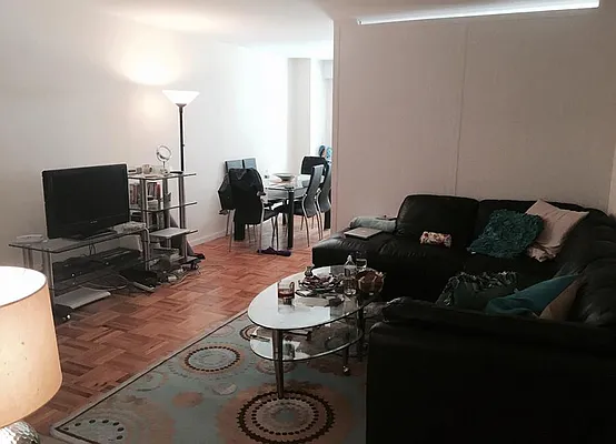 Rented by Warburg | media 10