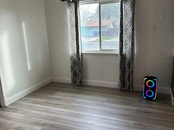 5th image of 4535 E Fountain Way