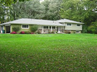 2403 E Square Lake Rd, Troy, MI