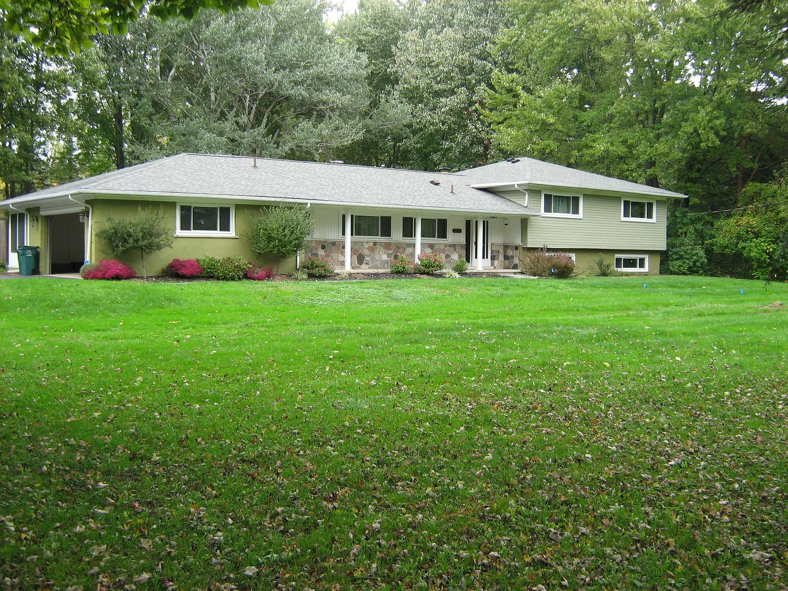 2403 E Square Lake Rd photo 1