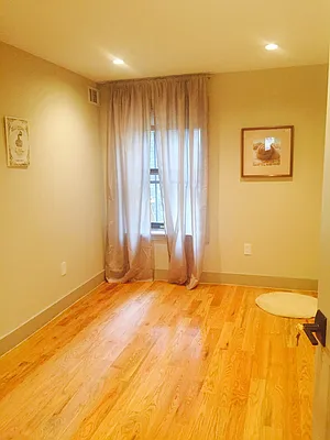 Rented by Elite NY Holdings | media 70