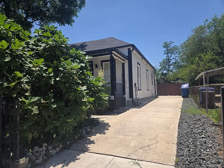 1118 Nolan St — Photo 5