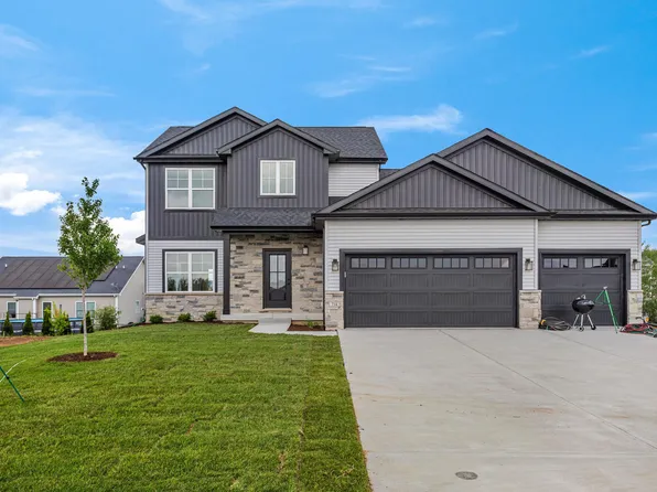 714 Isabella Dr, Mahomet, IL 61853