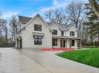 690 Club Dr W, Aurora, OH
