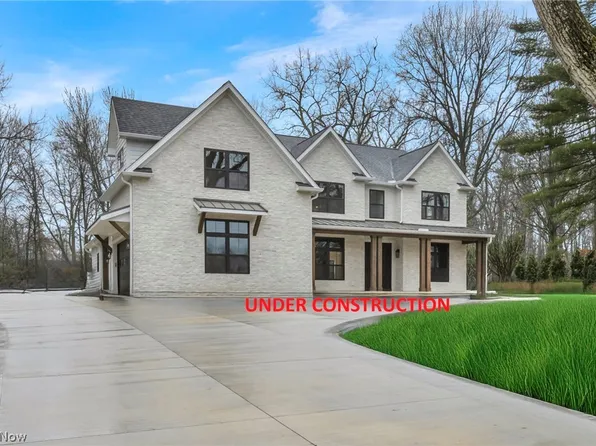 690 Club Dr W, Aurora, OH 44202