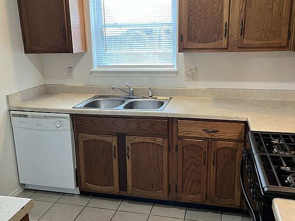 4th image of 14466 S Oak Ct