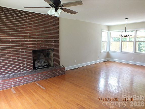 3rd image of 414 W Springs St