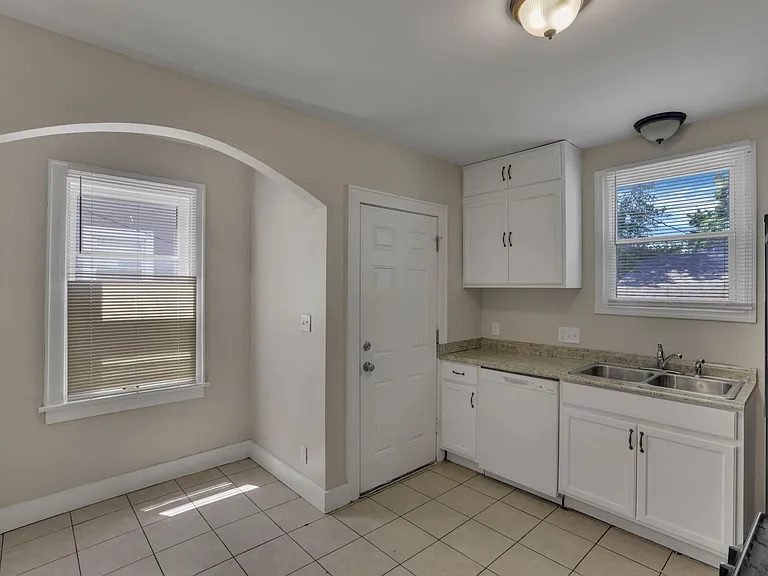 43-45 N Chase Ave — Photo 13