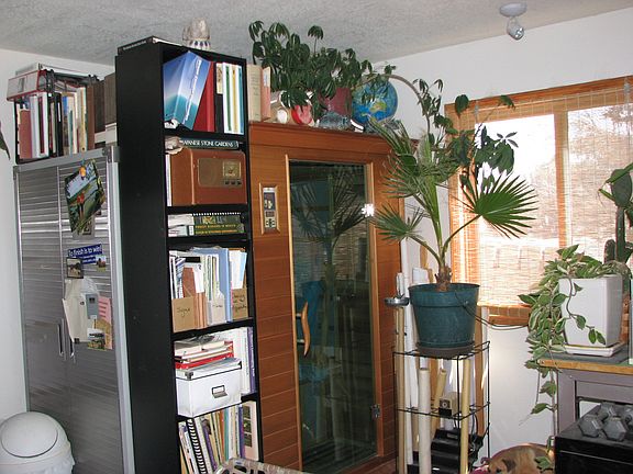 Office/studio/game room/etc