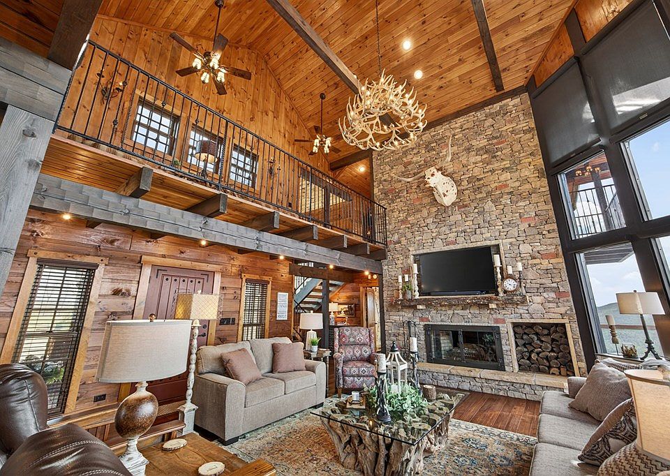 13th image of 751 Bear Knob Ln