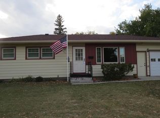 325 16th Ave NE, Jamestown, ND 58401