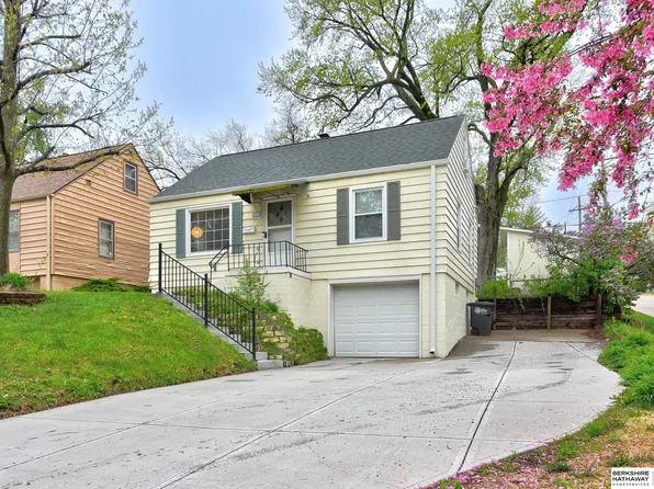 2630 N 70th St, Omaha, NE 68104