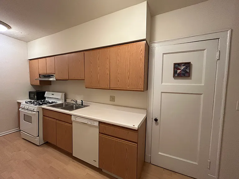 2554 W Eastwood Ave #2 — Photo 9
