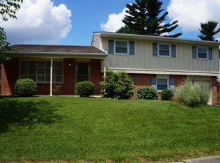 1924 Longview Dr, Lancaster, PA 17601