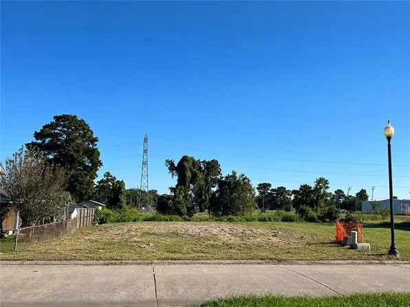 2 Mary Ann Pl, Gretna, LA 70053