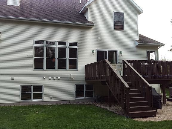 4th image of 3809 Windwood Dr NE