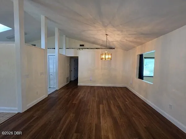 3 bed, 2.0 bath, 1812 sqft, $2,200 — Photo 2