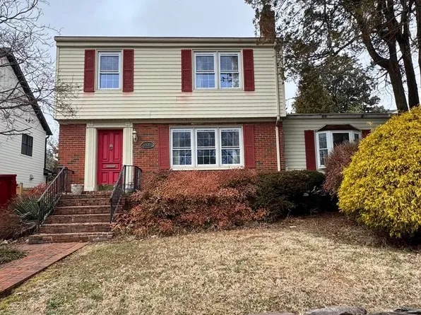 5537 10th St N, Arlington, VA 22205