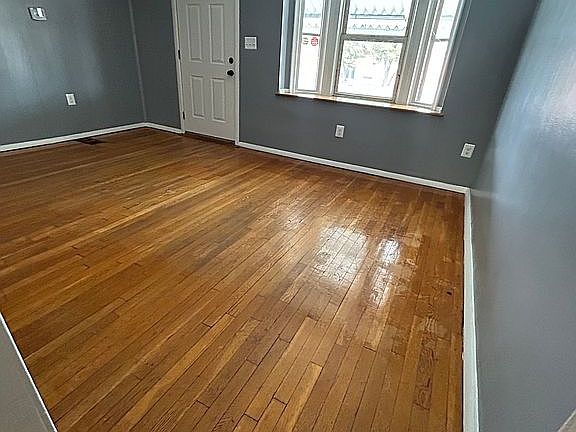 2nd image of 8333 Kavanagh Rd