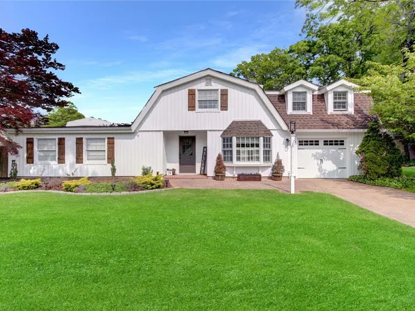 19 Baylor Drive, Farmingville, NY 11738
