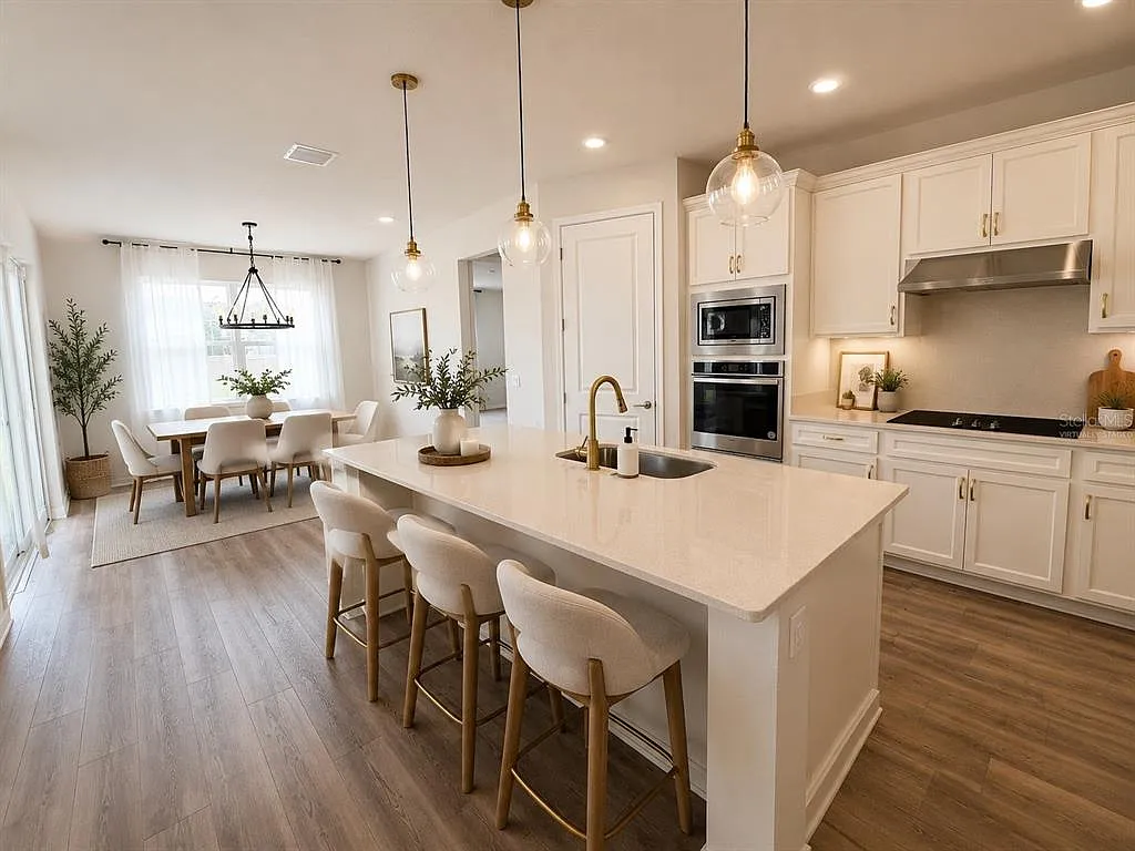 3 bed, 2.0 bath, 2041 sqft, $2,850 — Photo 3