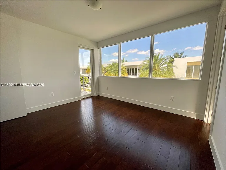 10250 NW 74th Ter — Photo 27