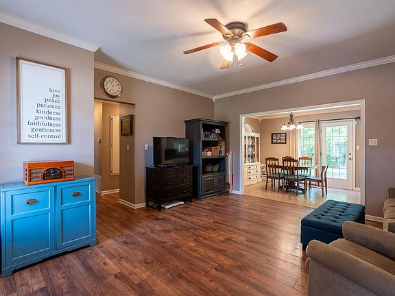3rd image of 10 Gin Creek Dr