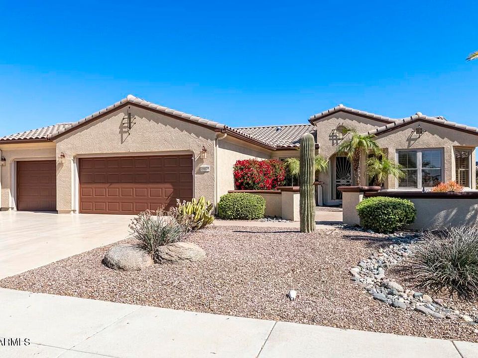 1st image of 19075 N HAWTHORN Drive